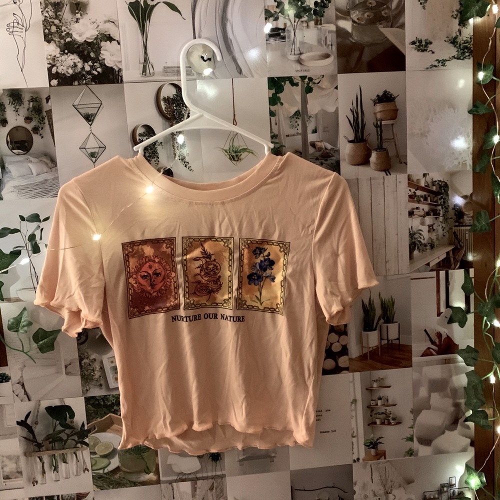 nwt light pink graphic tee !